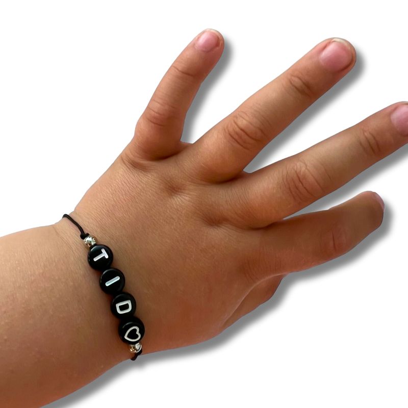 bracelet perlé 'T1D♡' noir