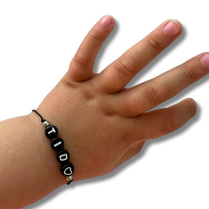 bracelet perlé 'T1D♡' noir